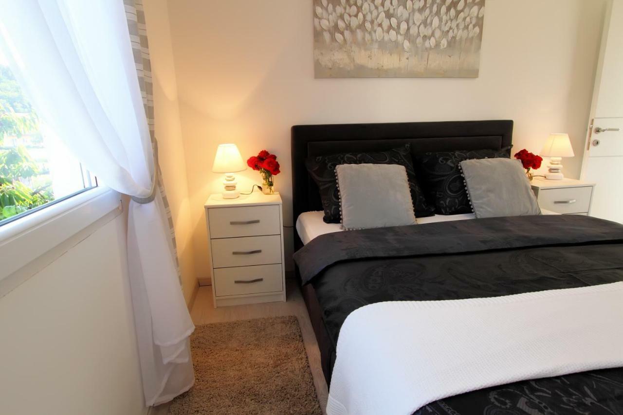 Apartman Ana Otočac Exterior foto