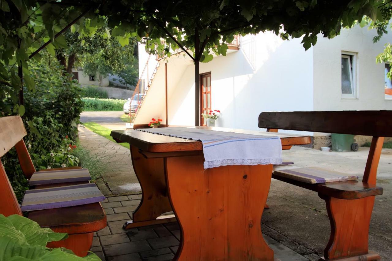 Apartman Ana Otočac Exterior foto